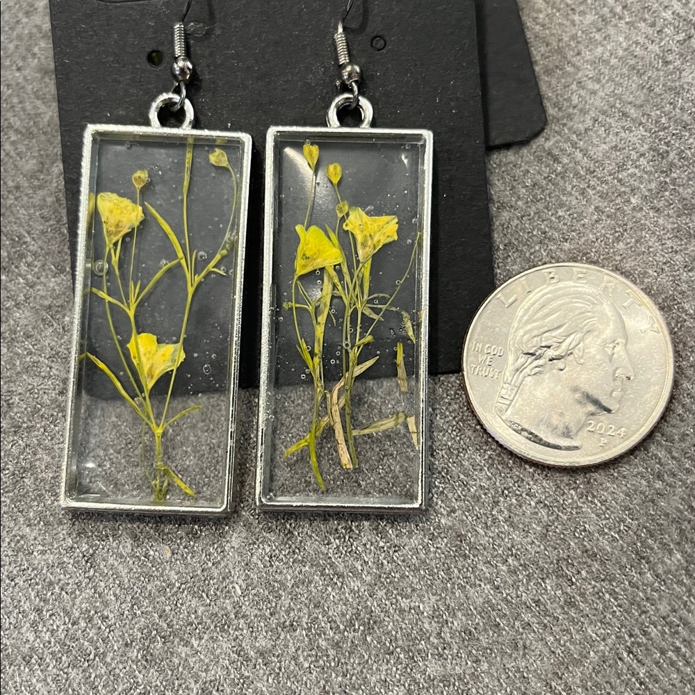 ๐ป3/$15 Two Pair Glass Earrings - Picture 5 of 5